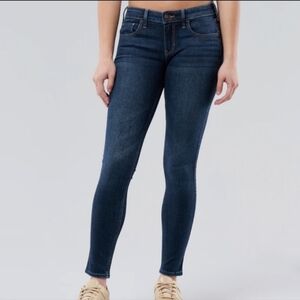 Hollister Low-Rise Super Skinny Dark Wash Jeans Size Junior's 3 Long